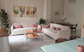 Charming Bright Apartment With Balconies On Cuesta Del Rosario