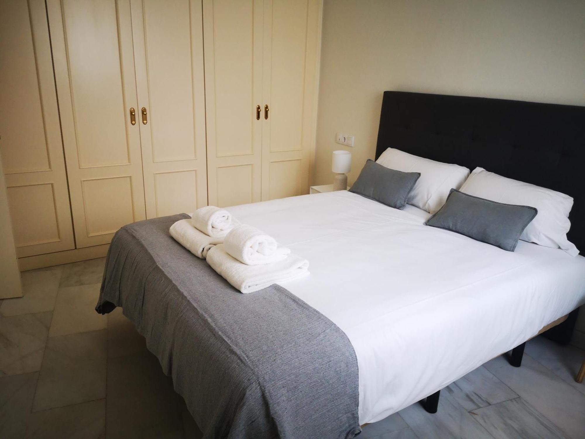 Charming Bright Apartment With Balconies On Cuesta Del Rosario Seville Exterior photo