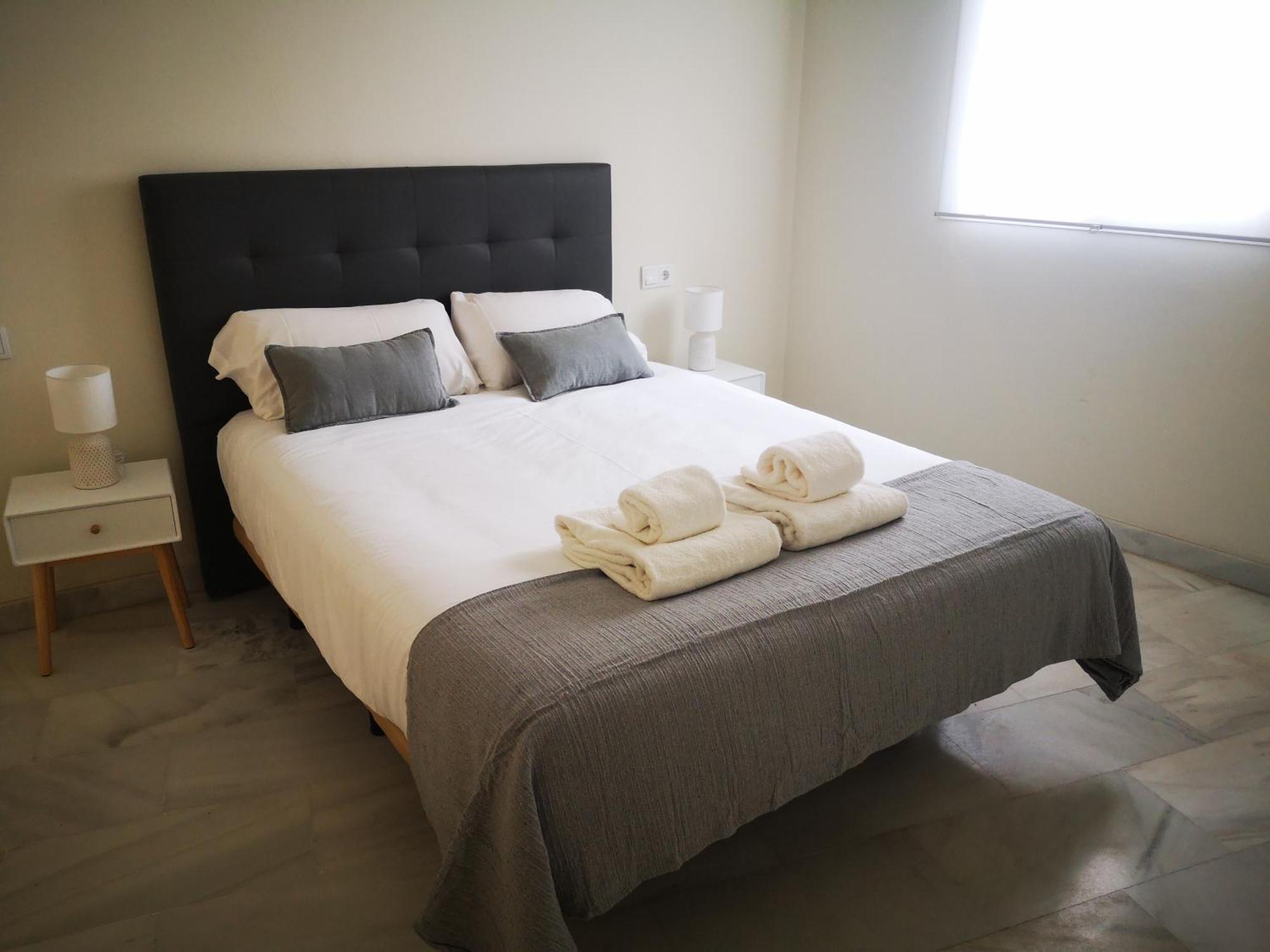 Charming Bright Apartment With Balconies On Cuesta Del Rosario Seville Exterior photo